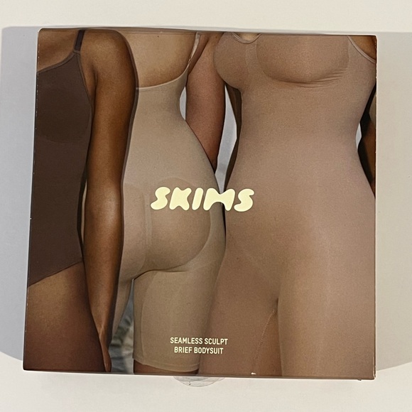 SKIMS Other - SKIMS NEW IN BOX Seamless Sculpt Brief Bodysuit - Expresso